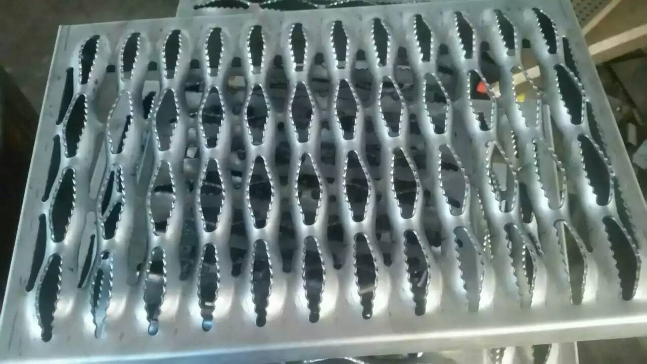 鑫水鳄鱼嘴防滑板